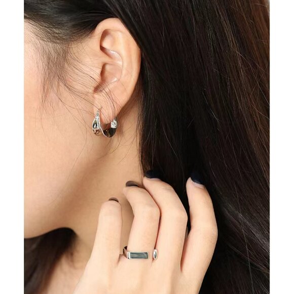 Bold thick hoop huggie earrngs - Picture 4 of 6